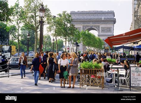 geschäfte champs elysees